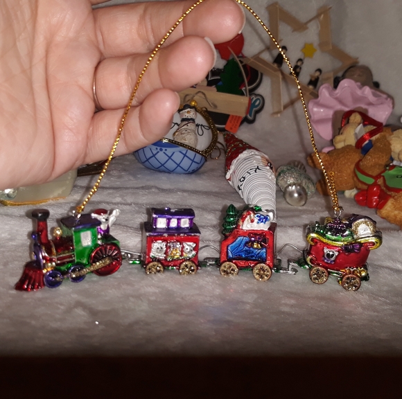 4 piece Vintage Mini Hard Plastic Train Set Christmas Ornaments - Picture 2 of 14
